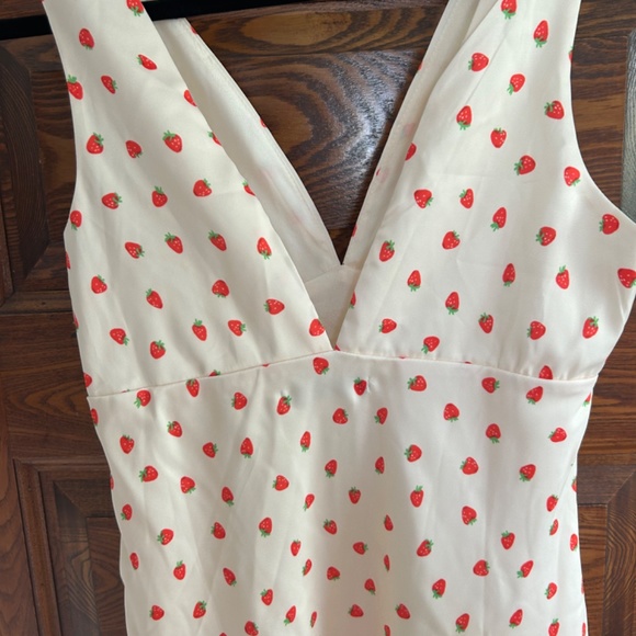 Zara Satin Strawberry Dress - Picture 3 of 3